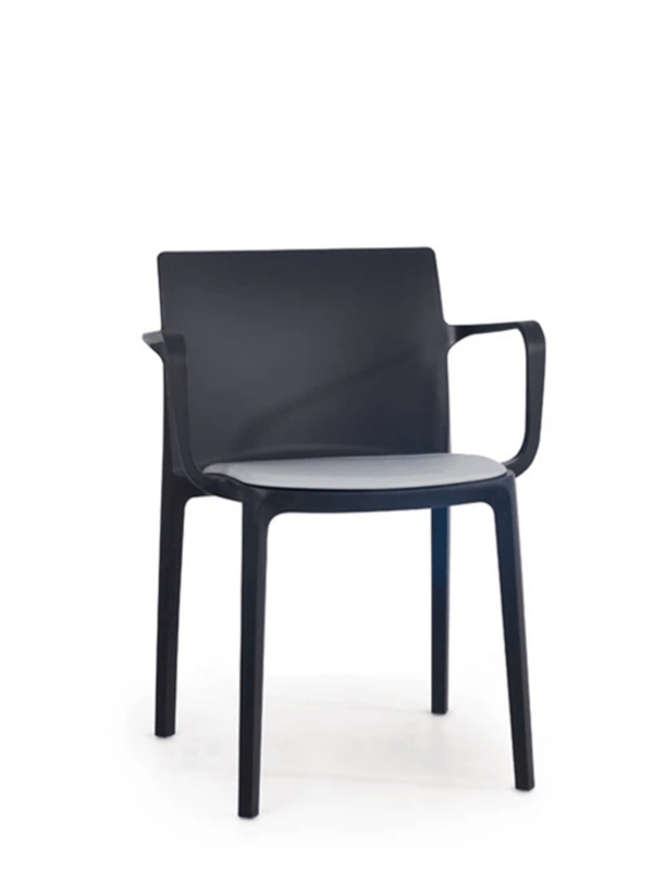 Oblazinjen gostinski stol Evo K Soft